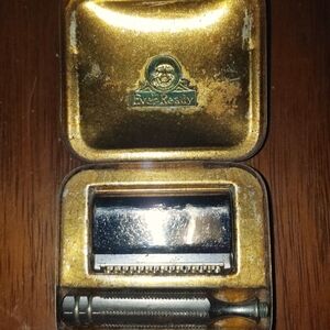 Vintage 1930's Eveready travel Razor.